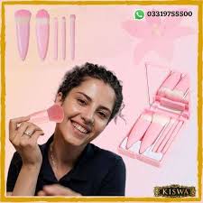 Mini travel makeup brush set with pink  pouch